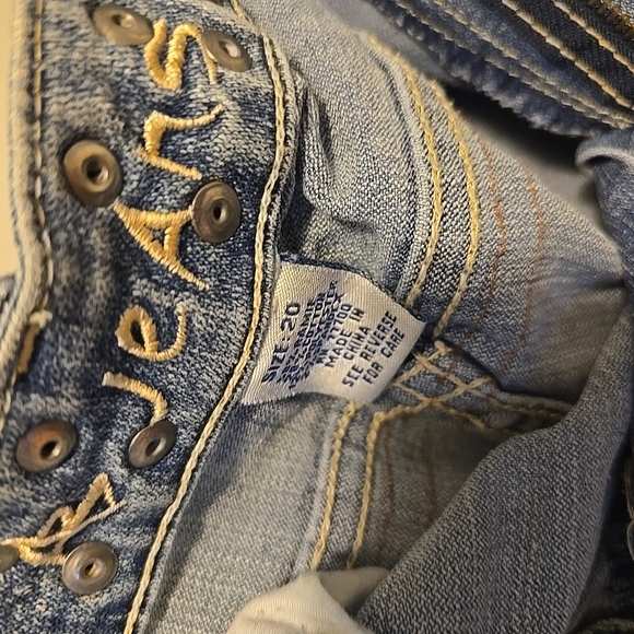Embroidered Blue Jeans - Picture 3 of 5